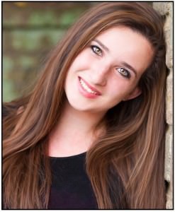 Nicole Sergeyko (Ellen).