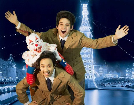 From bottom, Jadyn Brick (Viola), Eva Parks (Feste) and Martin Glusker (Sebastian). Photo by Ron Murphy.