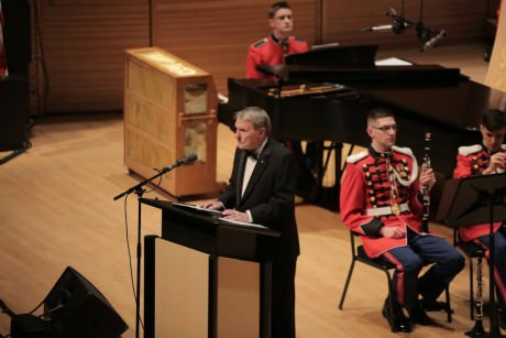 Narrator Jim Lehrer. Photo courtesy of 'The President's Own' United States Marine Band facebook page.