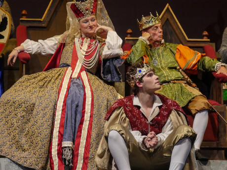 The Queen (Linda Swann) and the King (John Shackelford) don’t approve of the princess that has caught the eye of their son Prince Dauntless (Mike Culhane). Photo by Andrew Culhane