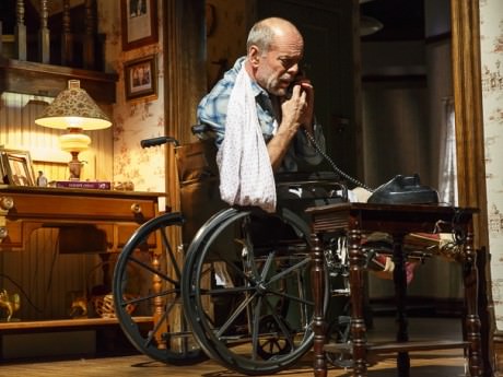 Bruce Willis as Paul Sheldon. Photo by Joan Marcus.
