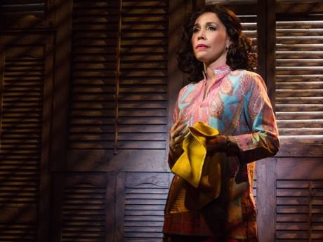 Andrea Burns (Gloria Fajardo). Photo by Matthew Murphy.