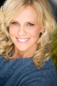 Sandy Bainum (Mame)> Photo courtesy of Riverside Center Dinner Theater.