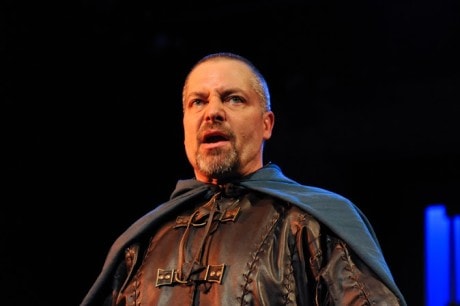 Macbeth (Rob Kahn). Photo by Kendall Whitehouse.