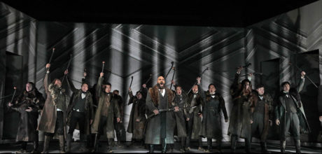 Zachary Nelson and the Santa Fe Opera Chorus. Photo by Ken Howard.