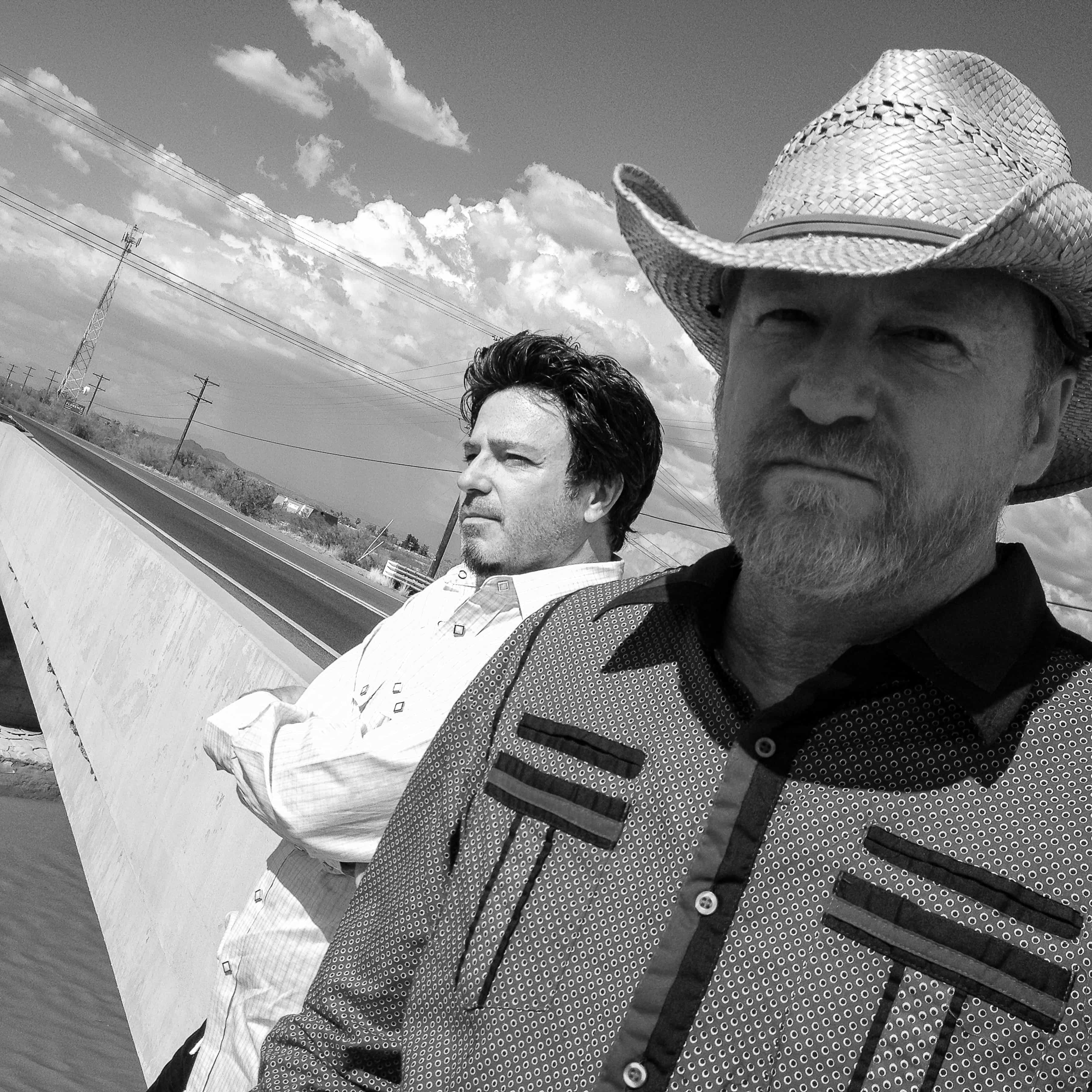 David Lowery (front) with Cracker bandmate Johnny Hickman. Photo by Bradford Jones.